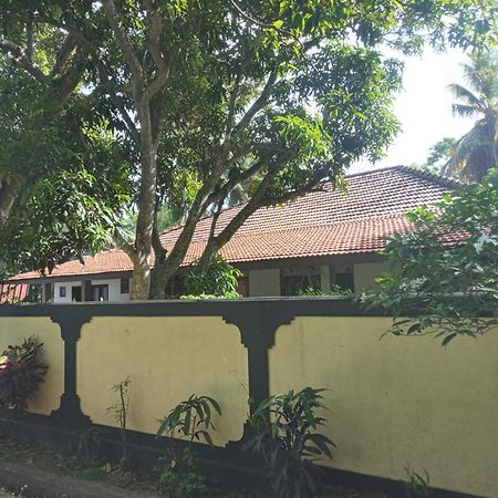 Water Front Home Stay And Resort アヌラーダプラ エクステリア 写真