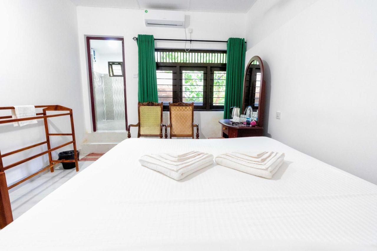 Water Front Home Stay And Resort アヌラーダプラ エクステリア 写真
