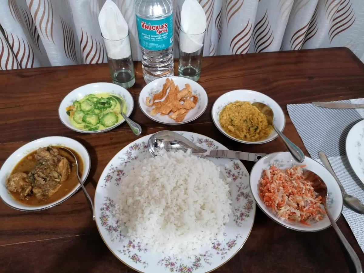 Water Front Home Stay And Resort アヌラーダプラ エクステリア 写真