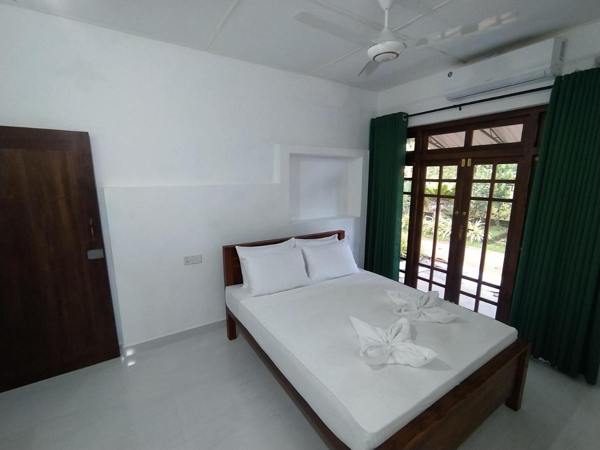 Water Front Home Stay And Resort アヌラーダプラ エクステリア 写真