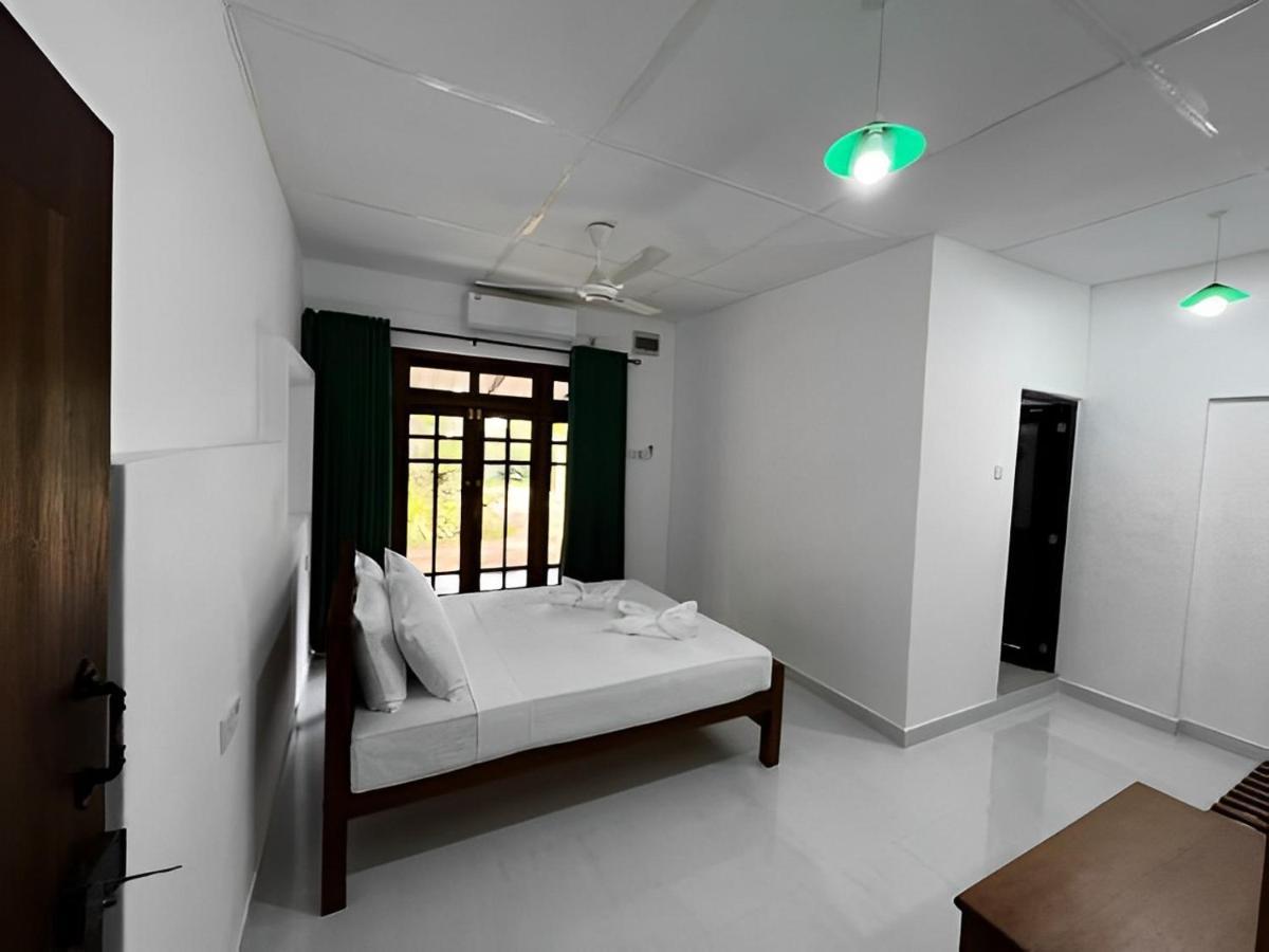 Water Front Home Stay And Resort アヌラーダプラ エクステリア 写真