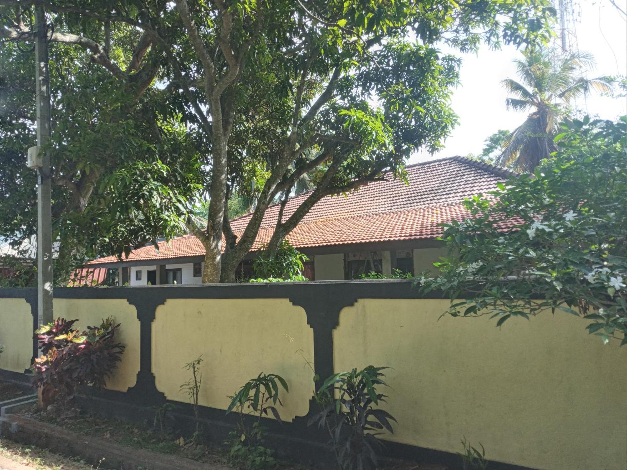 Water Front Home Stay And Resort アヌラーダプラ エクステリア 写真