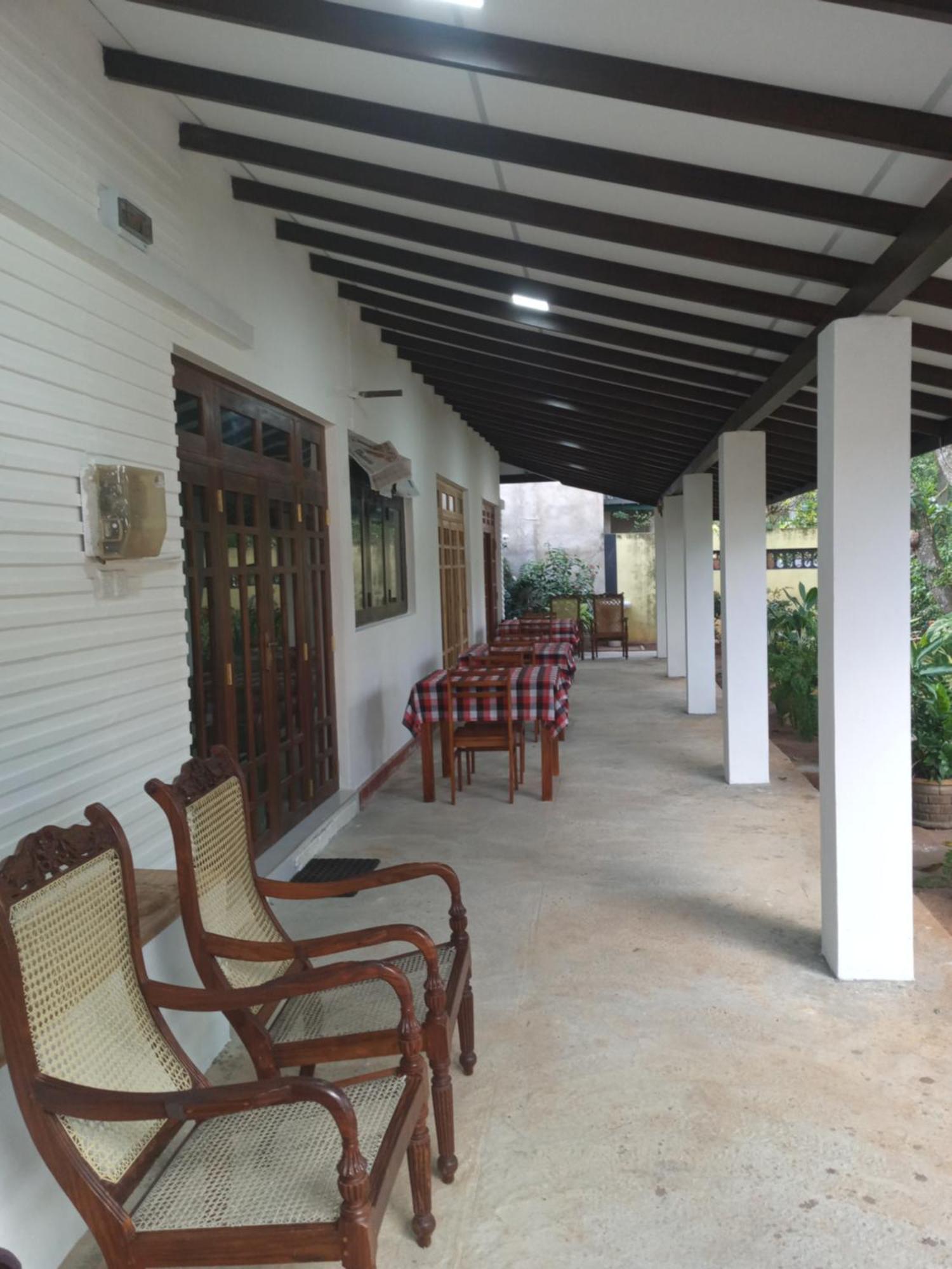 Water Front Home Stay And Resort アヌラーダプラ エクステリア 写真