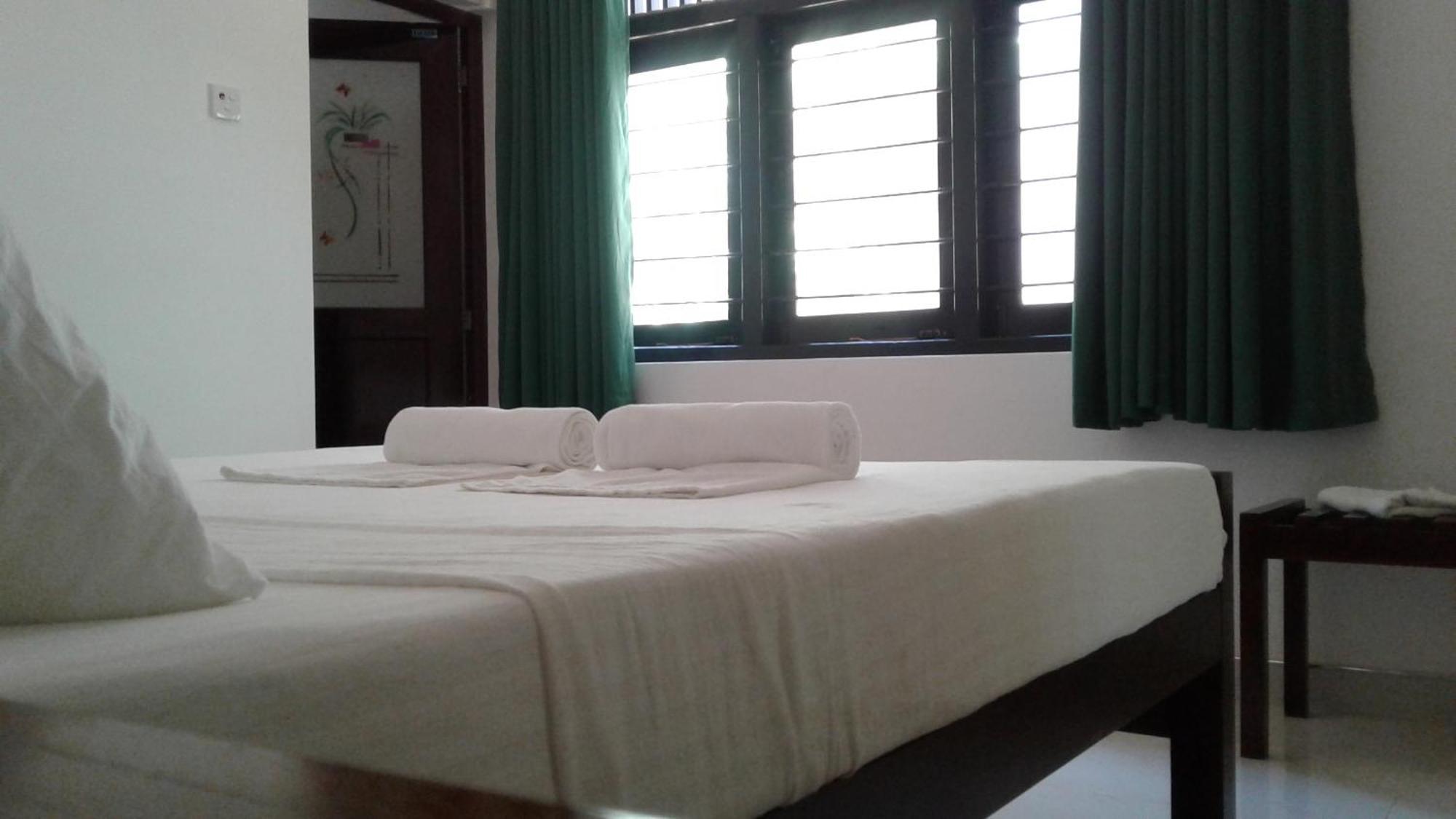 Water Front Home Stay And Resort アヌラーダプラ エクステリア 写真
