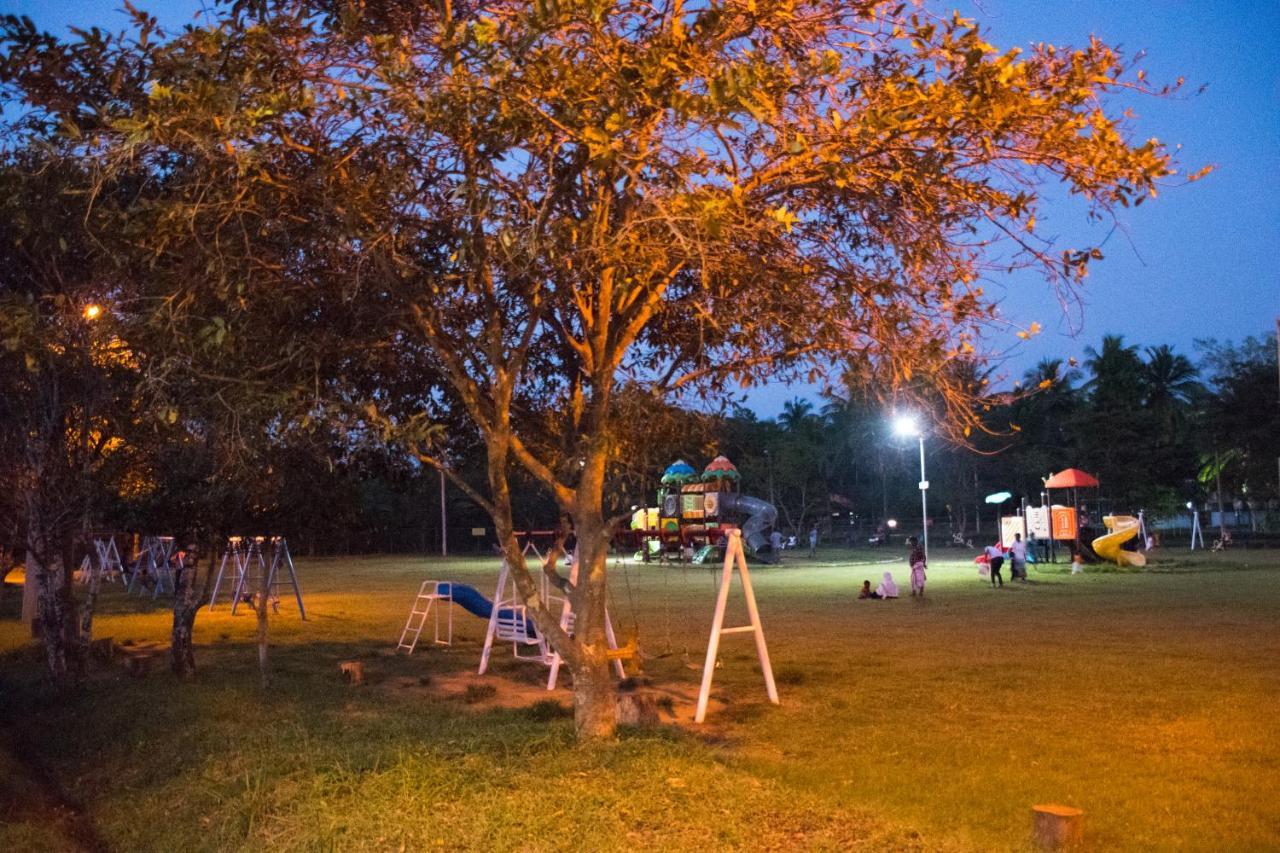 Water Front Home Stay And Resort アヌラーダプラ エクステリア 写真