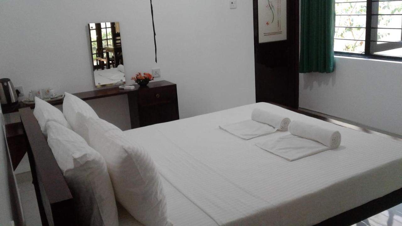 Water Front Home Stay And Resort アヌラーダプラ エクステリア 写真
