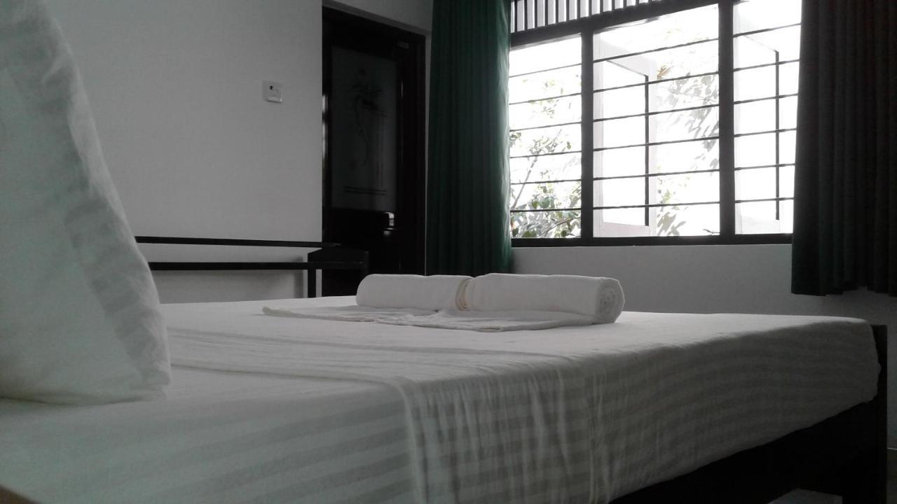 Water Front Home Stay And Resort アヌラーダプラ エクステリア 写真