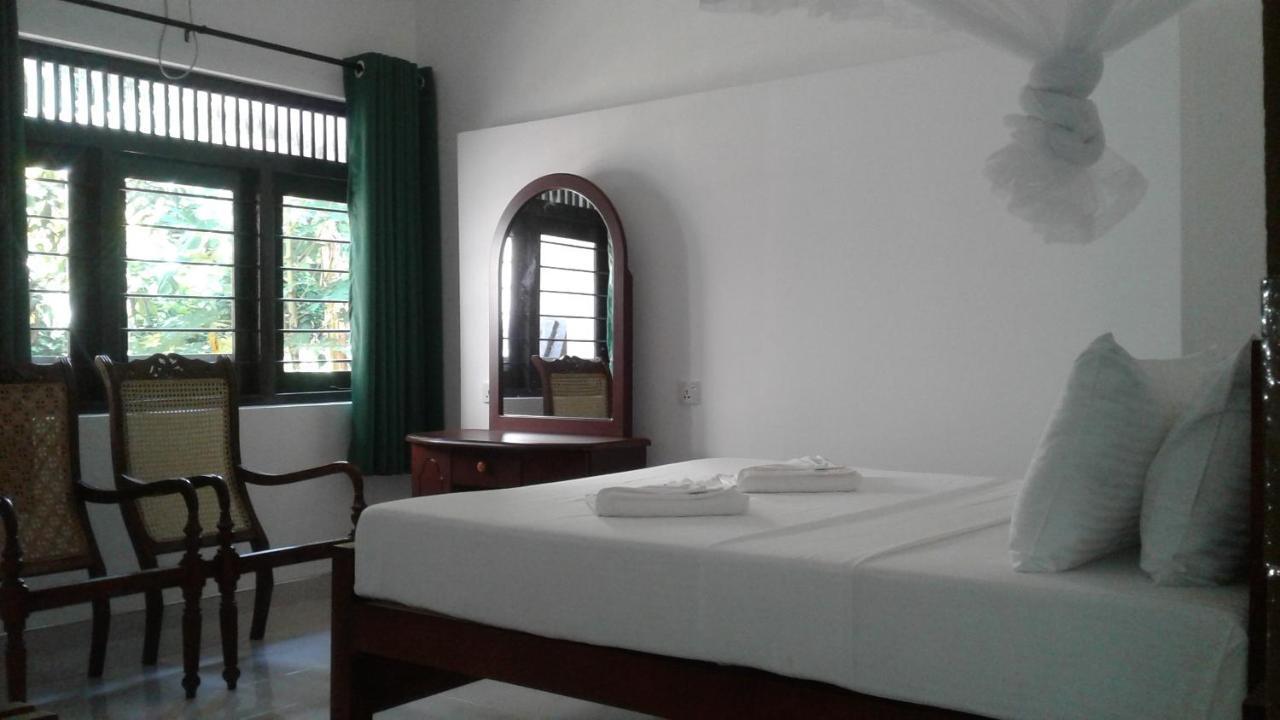 Water Front Home Stay And Resort アヌラーダプラ エクステリア 写真
