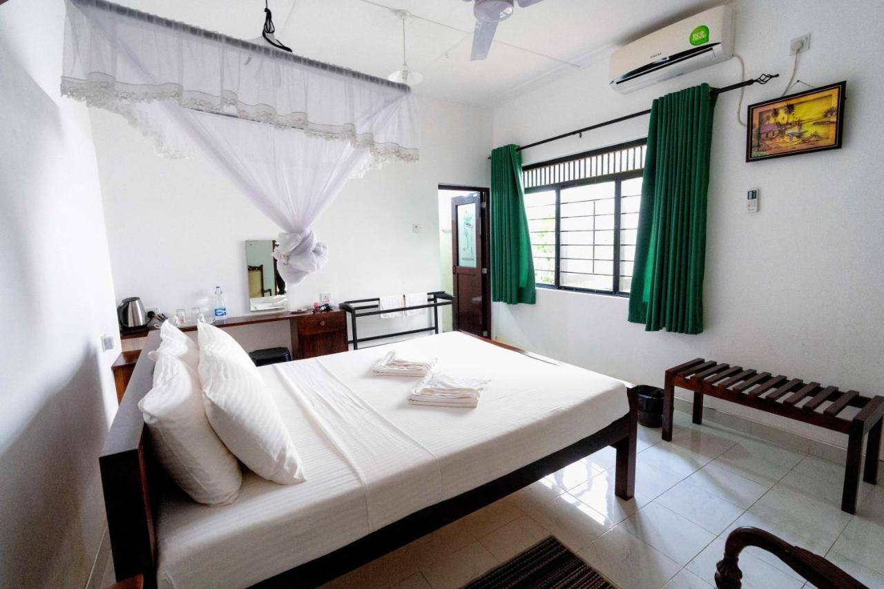 Water Front Home Stay And Resort アヌラーダプラ エクステリア 写真